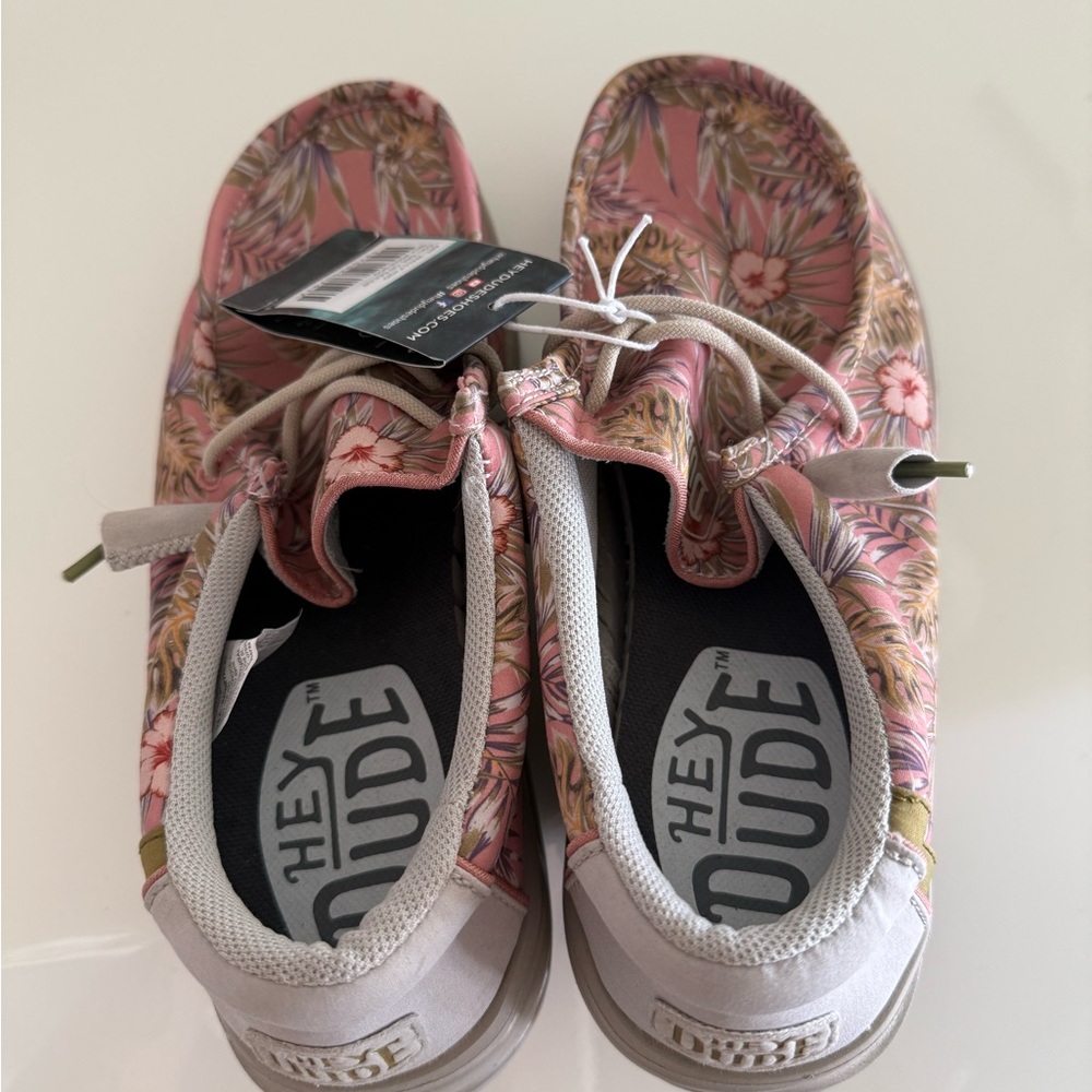 Rare Hey Dude Unisex Hawaiian patterned Pink and Tan Floral slip on shoes - Picture 2 of 5